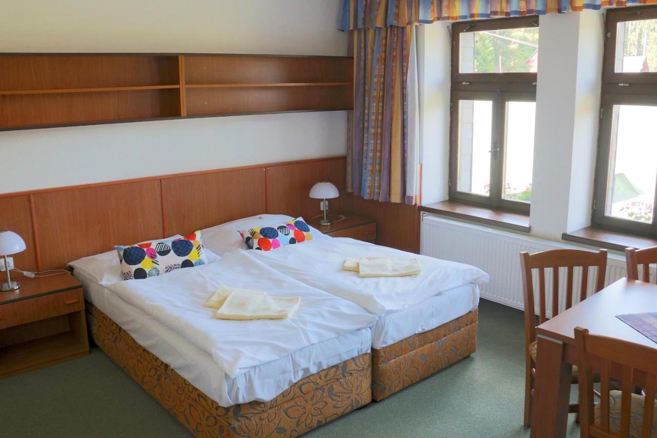 Hotel Maredis Kořenov Buitenkant foto