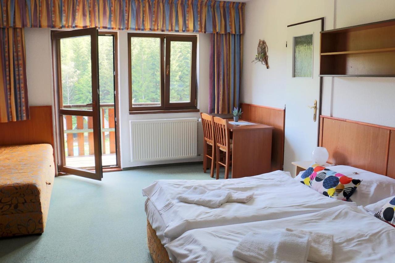 Hotel Maredis Kořenov Buitenkant foto