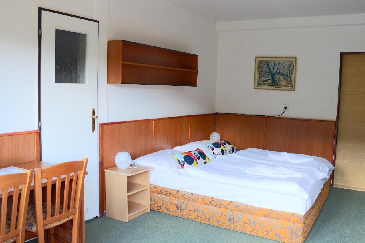 Hotel Maredis Kořenov Buitenkant foto