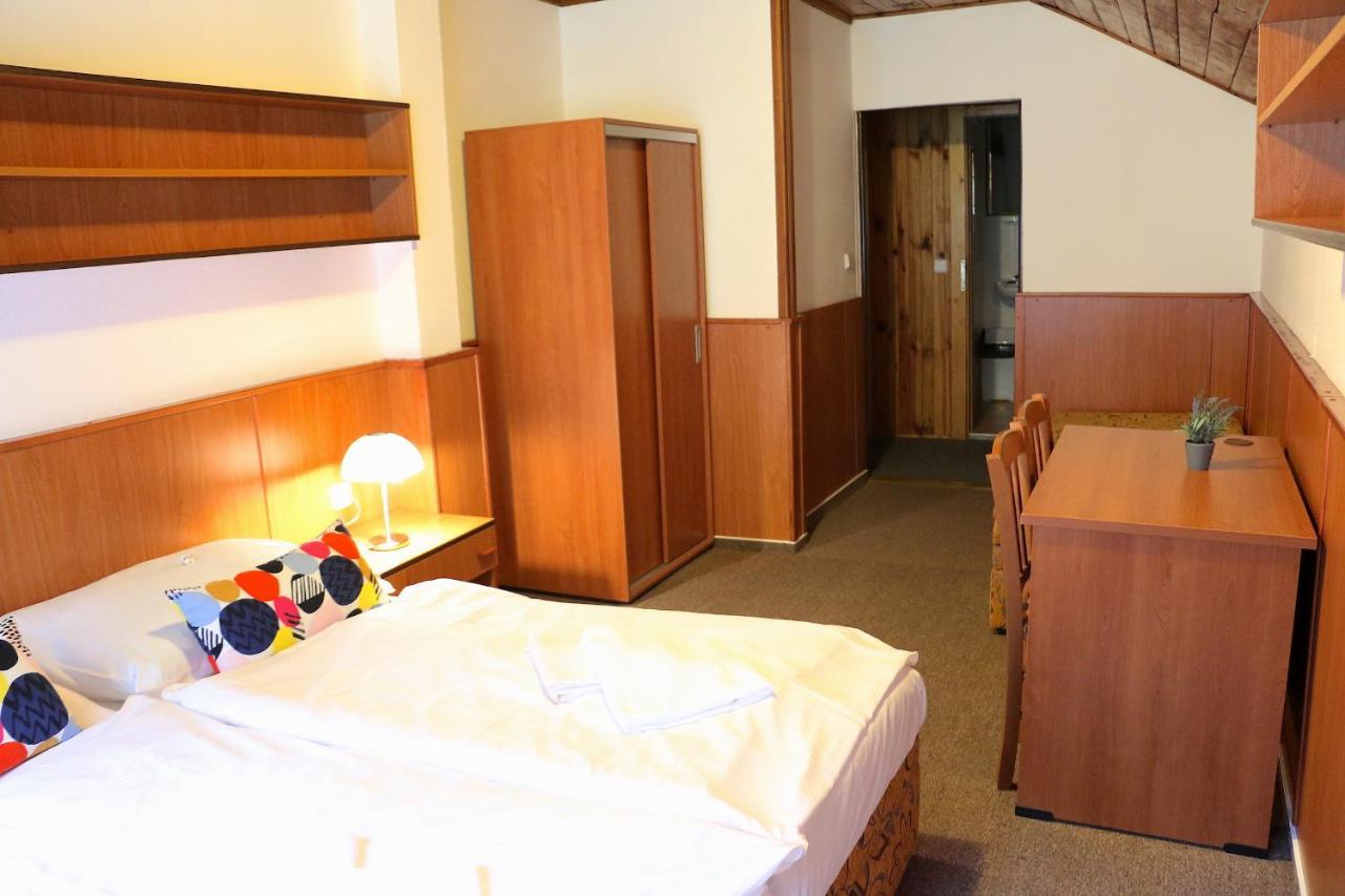Hotel Maredis Kořenov Buitenkant foto