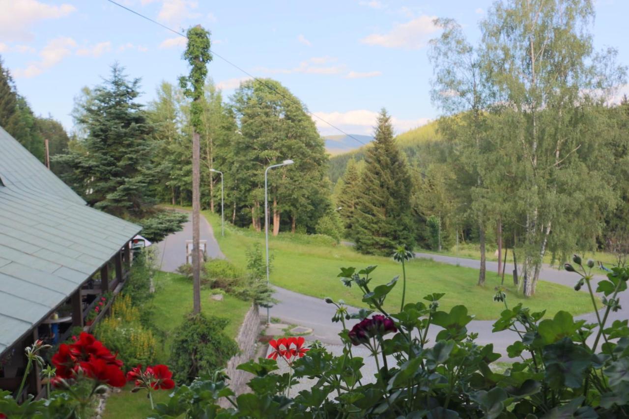 Hotel Maredis Kořenov Buitenkant foto