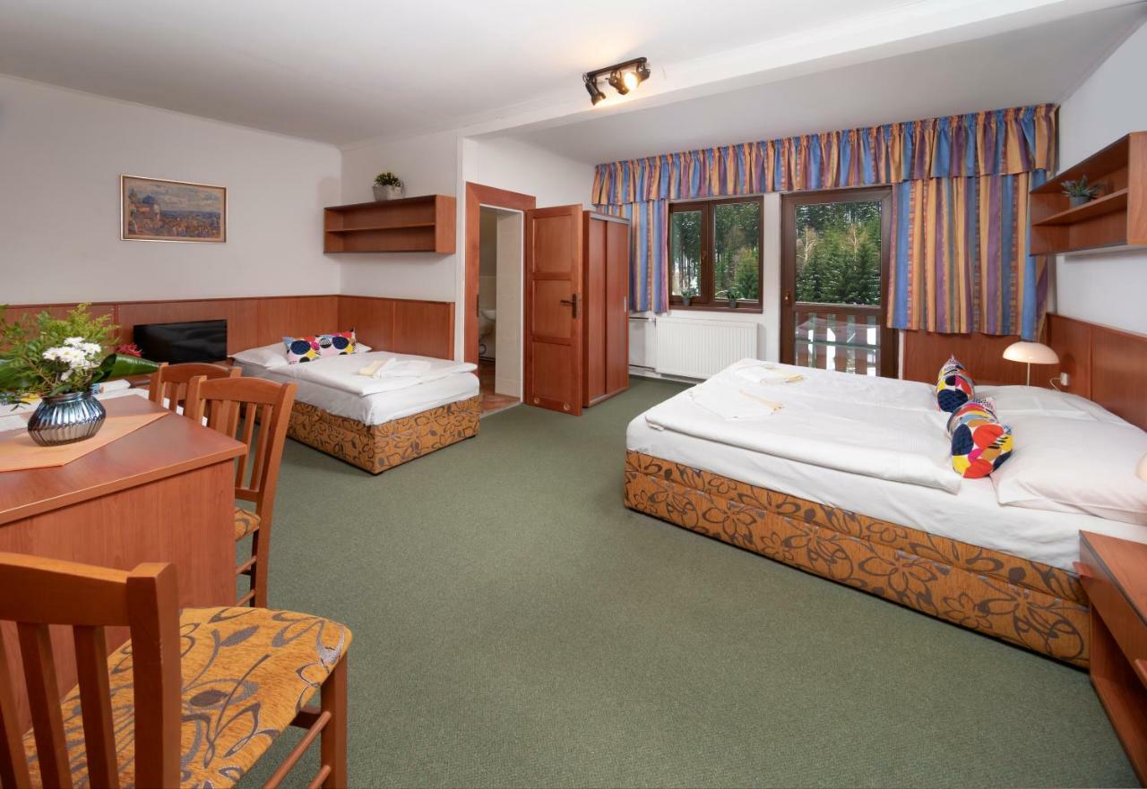 Hotel Maredis Kořenov Buitenkant foto
